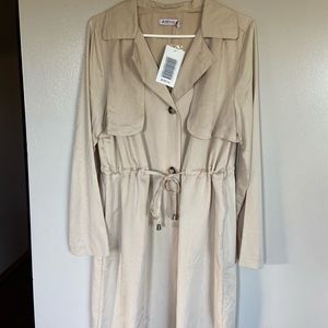 Lightweight short trench coat